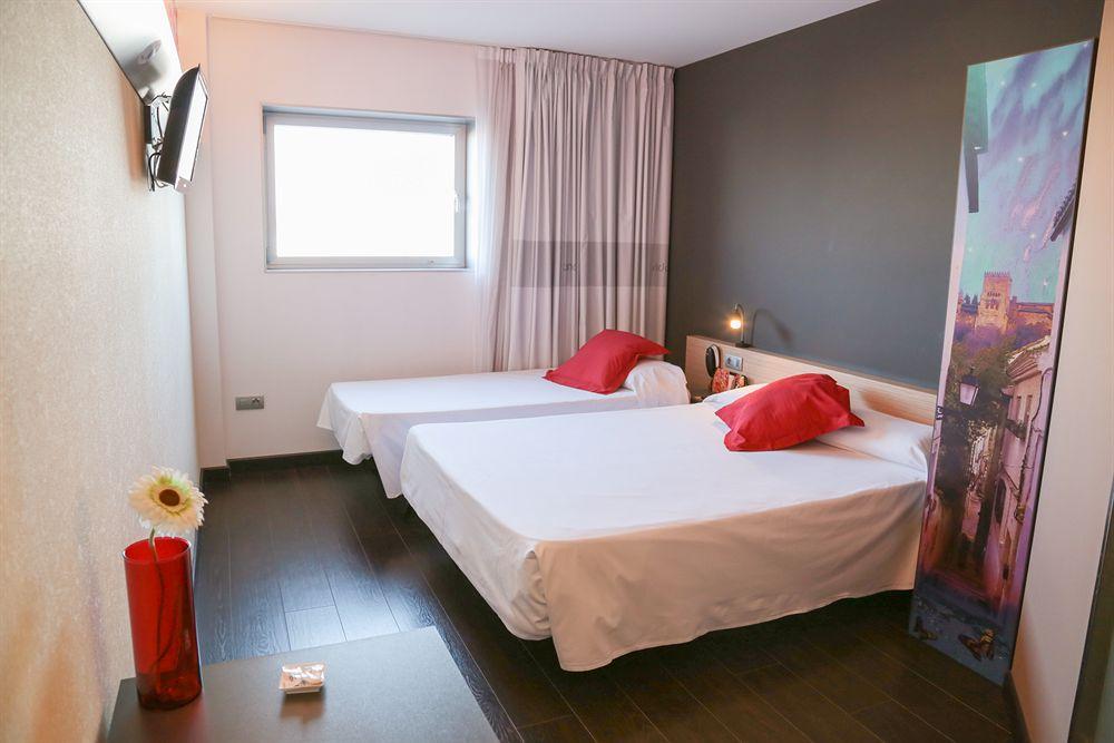 B&B Hotel Granada Pulianas Exteriör bild